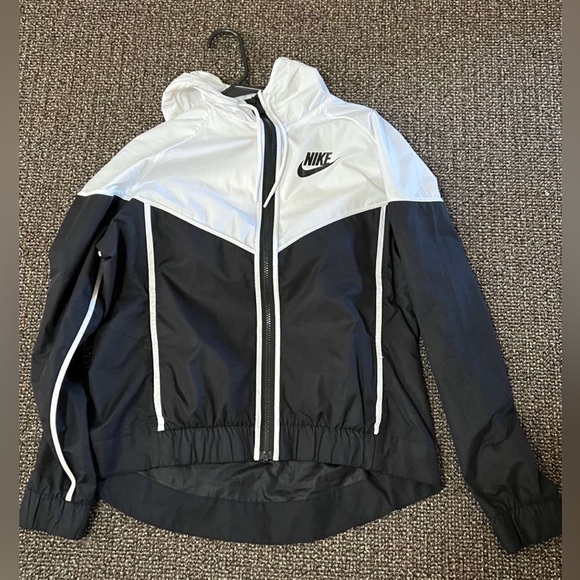 Nike Jackets & Blazers - White & Black Nike Windbreaker